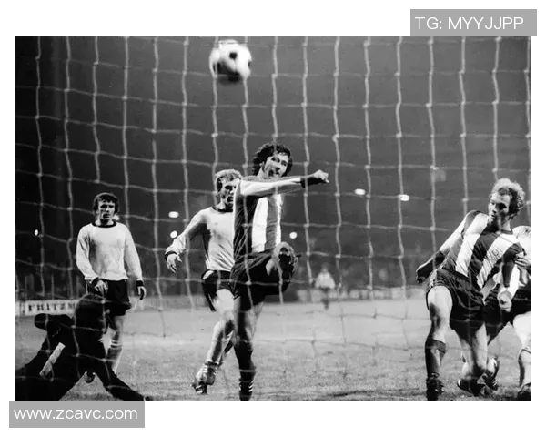 拜仁慕尼黑遭受重创,德甲夺冠前景岌岌可危 拜仁慕尼黑遭受重创,德甲夺冠前景岌岌可危