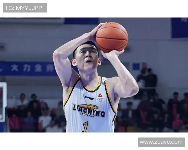 付豪勾手技艺精湛引领CBA新风潮球迷热议其精彩表现 付豪勾手技艺精湛引领CBA新风潮球迷热议其精彩表现