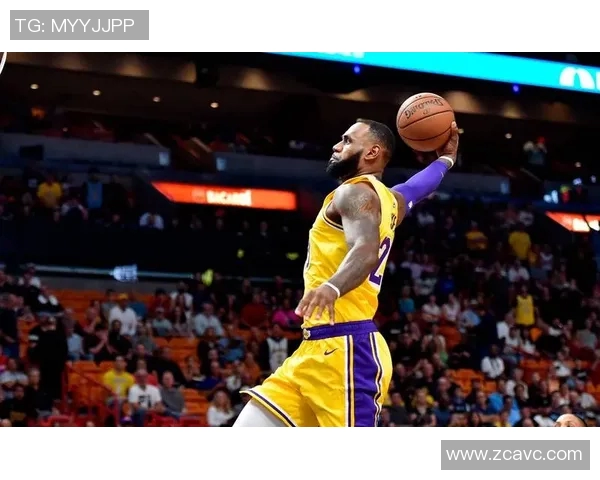 教练组力荐大卫-詹姆斯加盟,助力球队攀登新高峰 教练组力荐大卫-詹姆斯加盟,助力球队攀登新高峰