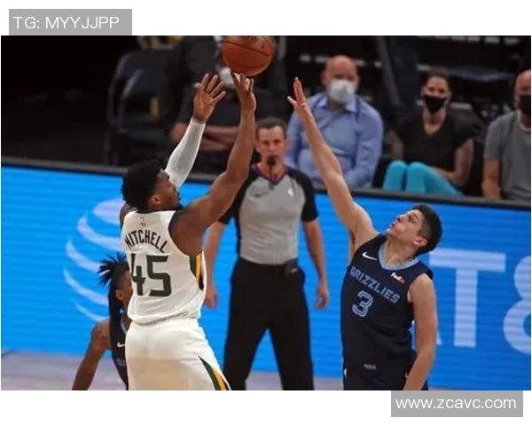 米切尔全场37分,带领爵士击败灰熊——篮球场上的绝对明星 米切尔全场37分,带领爵士击败灰熊——篮球场上的绝对明星